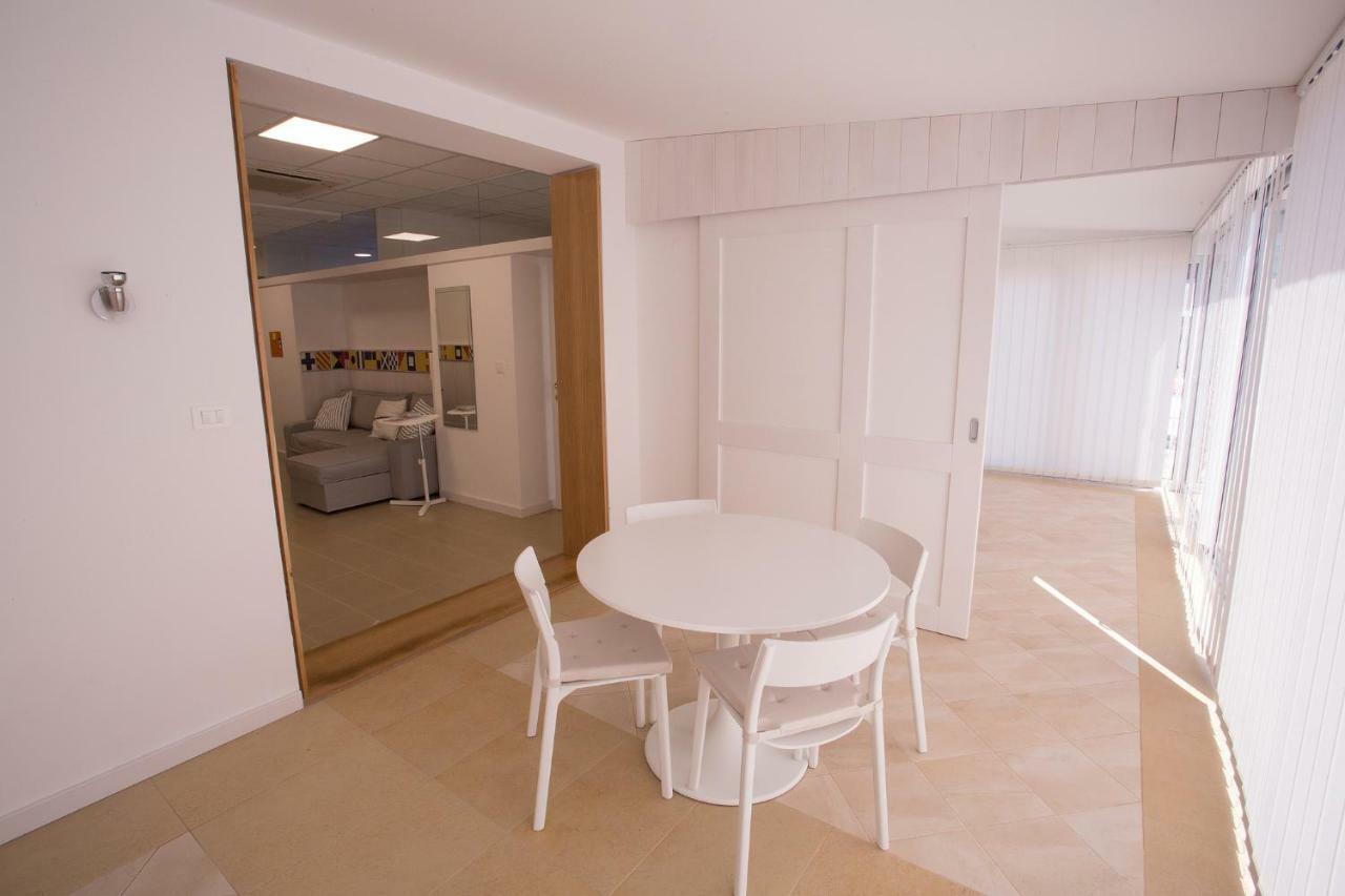 Downtown Beach Apartments Умаг Екстер'єр фото